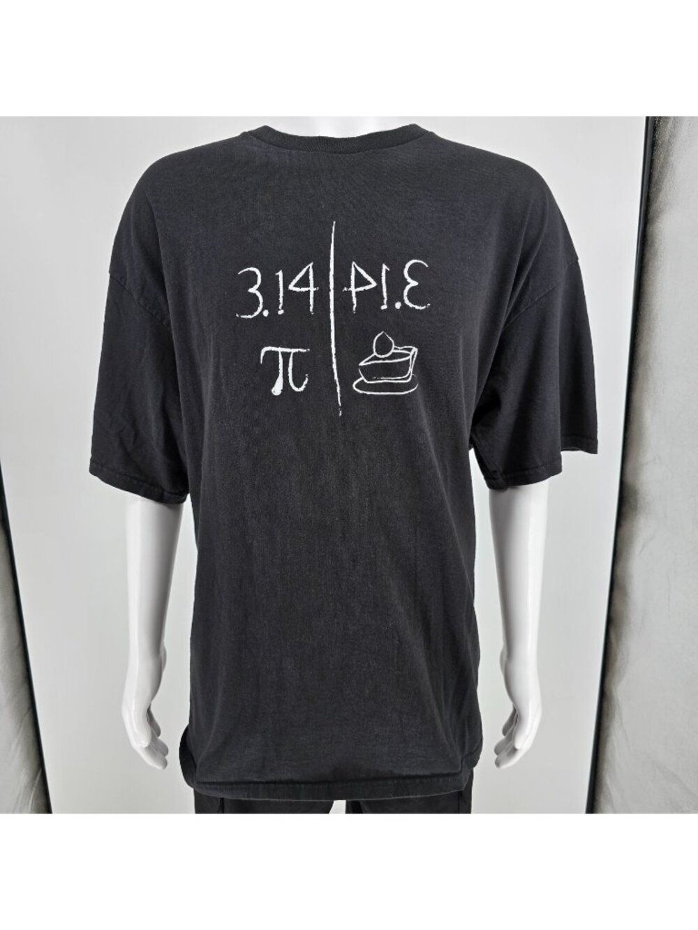 2010s Delta Pro Weight 3.14 Pi vs. Pie Faded Black Graphic T-Shirt (2XL/3XL)